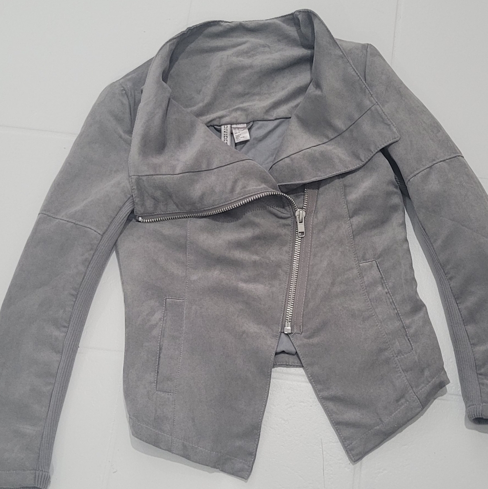 H&M Gray Faux Suede Cropped Biker Style Jacket Off Side Zipper Pockets Size 4 - Picture 2 of 14